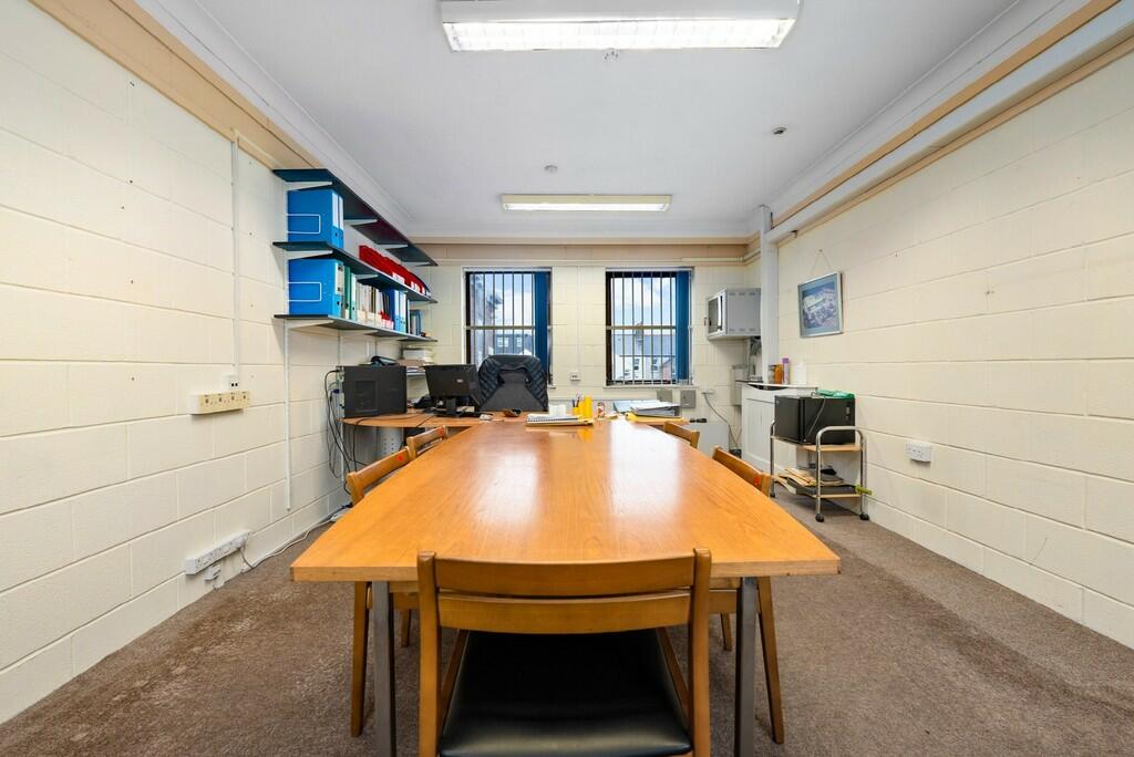Additional image 12 of 256 Cowbridge Road East