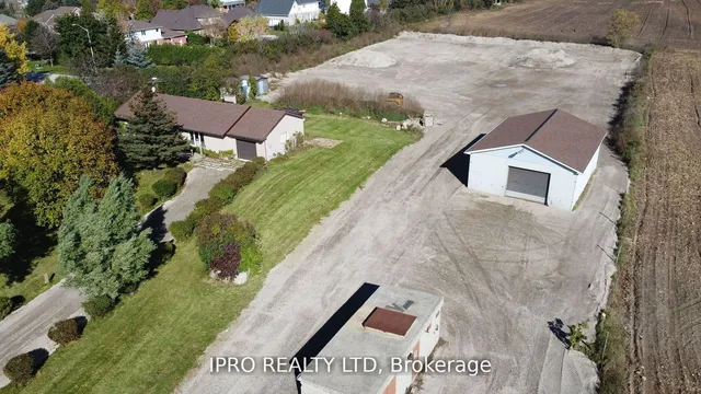 Additional image 7 of 1718 Highway 6 Rd