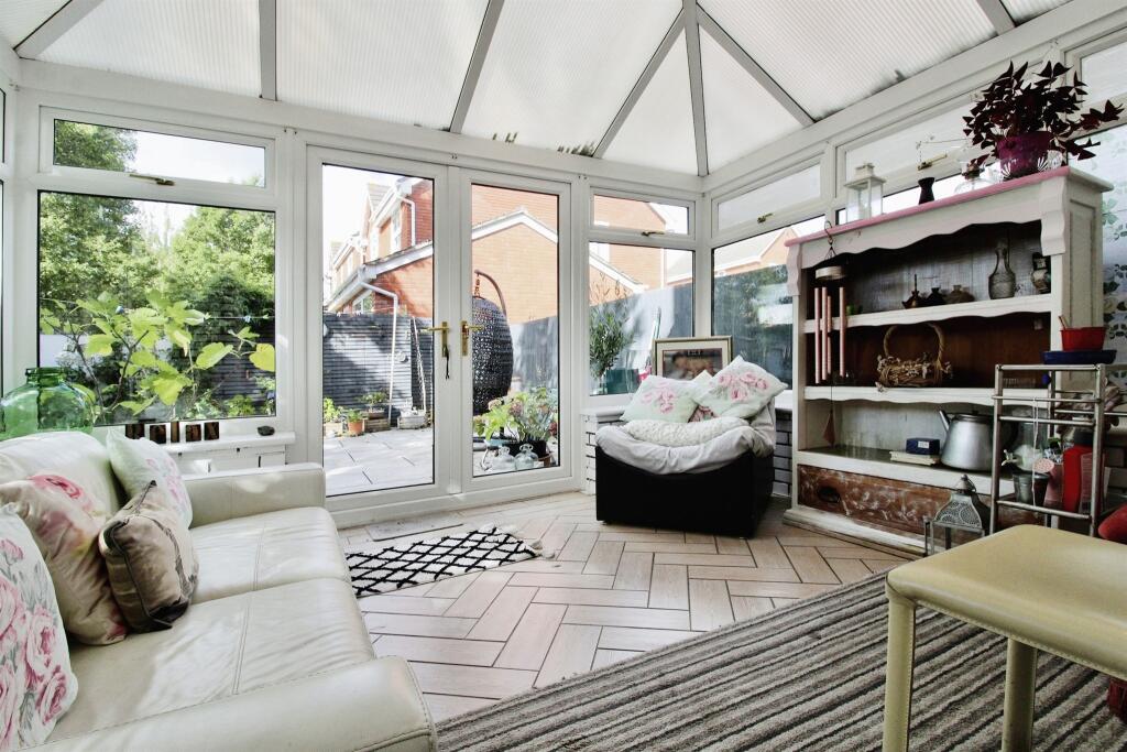 Additional image 2 of Rhodfa Sweldon, Barry