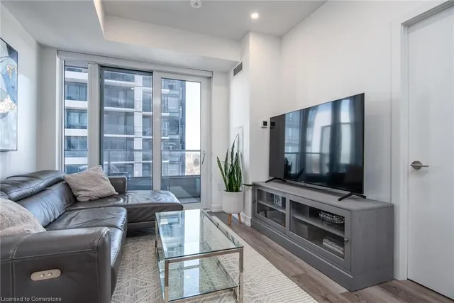 Additional image 4 of 15 Wellington St Unit 1101