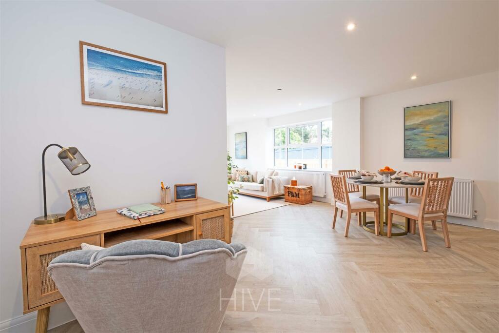 Additional image 5 of West Cliff Gardens, West Cliff, Bournemouth