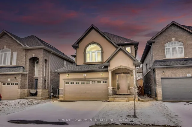 8 Bethune Ave