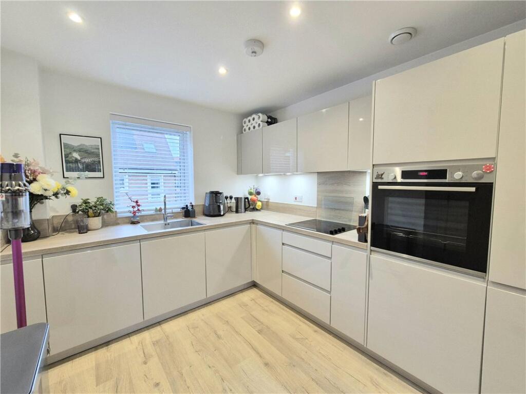 Additional image 4 of Cottonwood Close, Farnborough, Kent, BR6