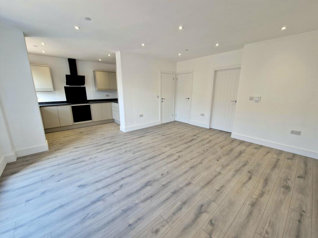 Additional image 11 of FLAT 2, 90 JOHN STREET, PORTHCAWL, CF36 3DT