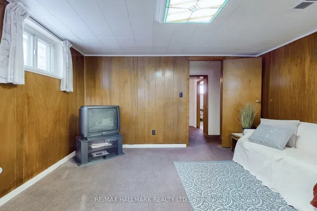 Additional image 22 of 114 Benjamin Blvd