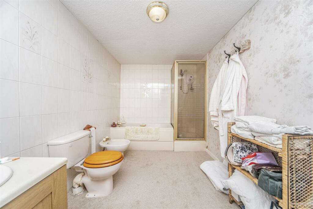 Additional image 36 of Gilbert Lane East, Barry