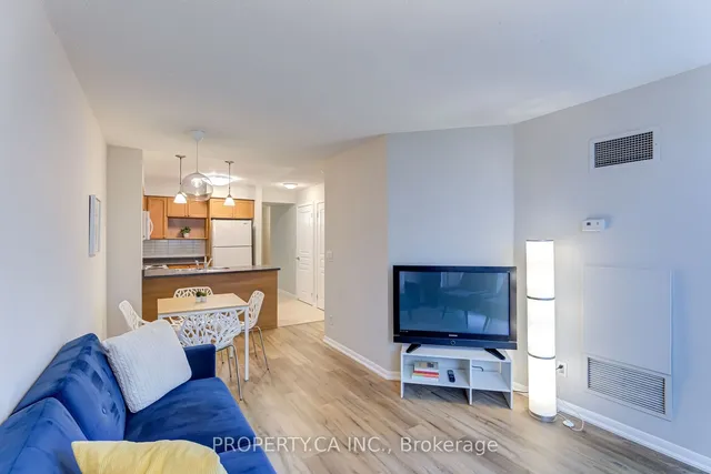 Additional image 10 of 18 Yonge St Unit 1501