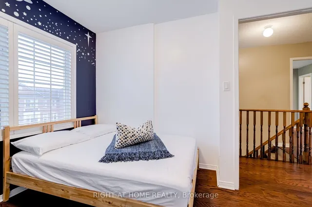 Additional image 21 of 74 Stagecoach Circ