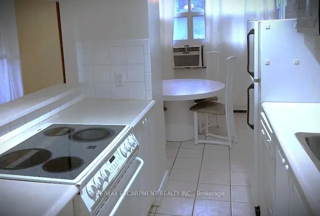 Additional image 7 of 1950 Main St Unit 206