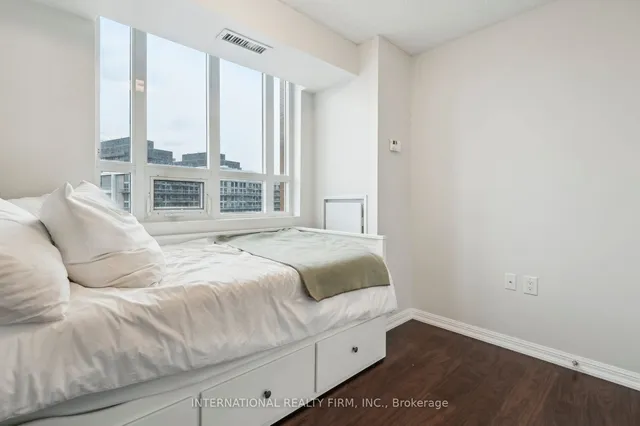 Additional image 22 of 125 Western Battery Rd Unit 802