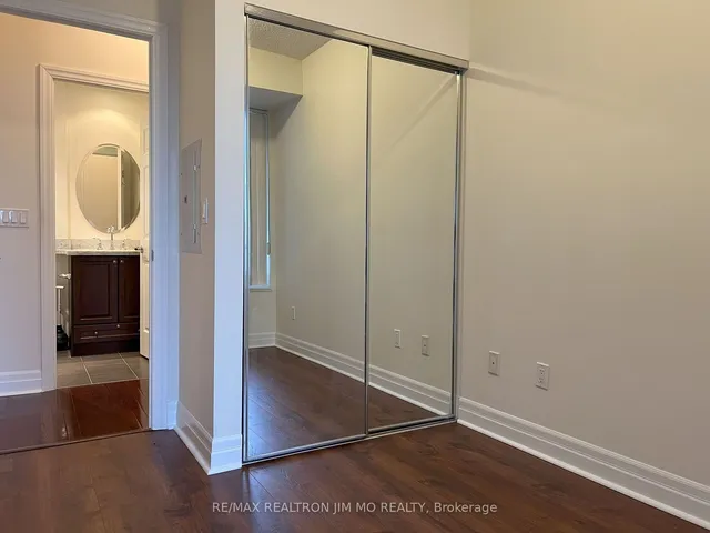 Additional image 18 of 35 Balmuto St Unit 1602