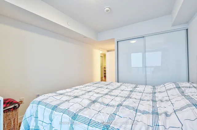 Additional image 20 of 225 Village Green Sq Unit 1510