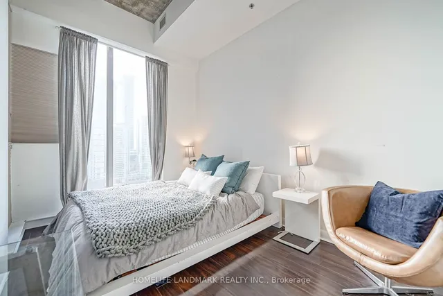 Additional image 7 of 375 King St Unit 1603