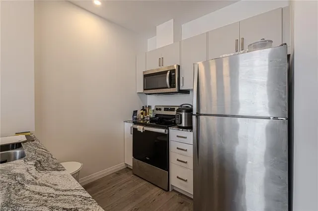 Additional image 16 of 60 Charles St Unit 503