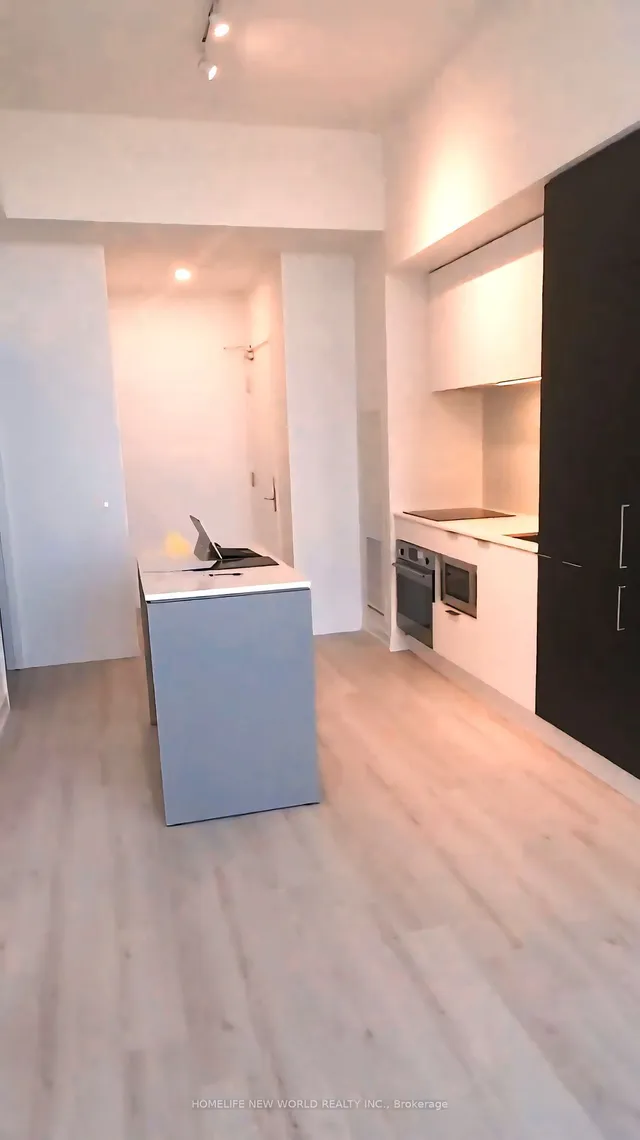 Additional image 4 of 33 Helendale Ave Unit 2013