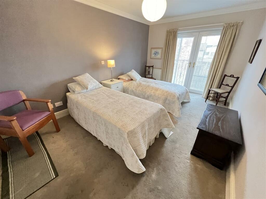 Additional image 11 of Mount Avenue, Heswall, Wirral