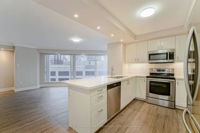 Additional image 9 of 33 University Ave Unit 1905