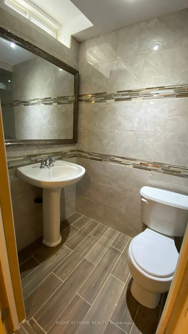 Additional image 28 of 1100 Bonin Cres