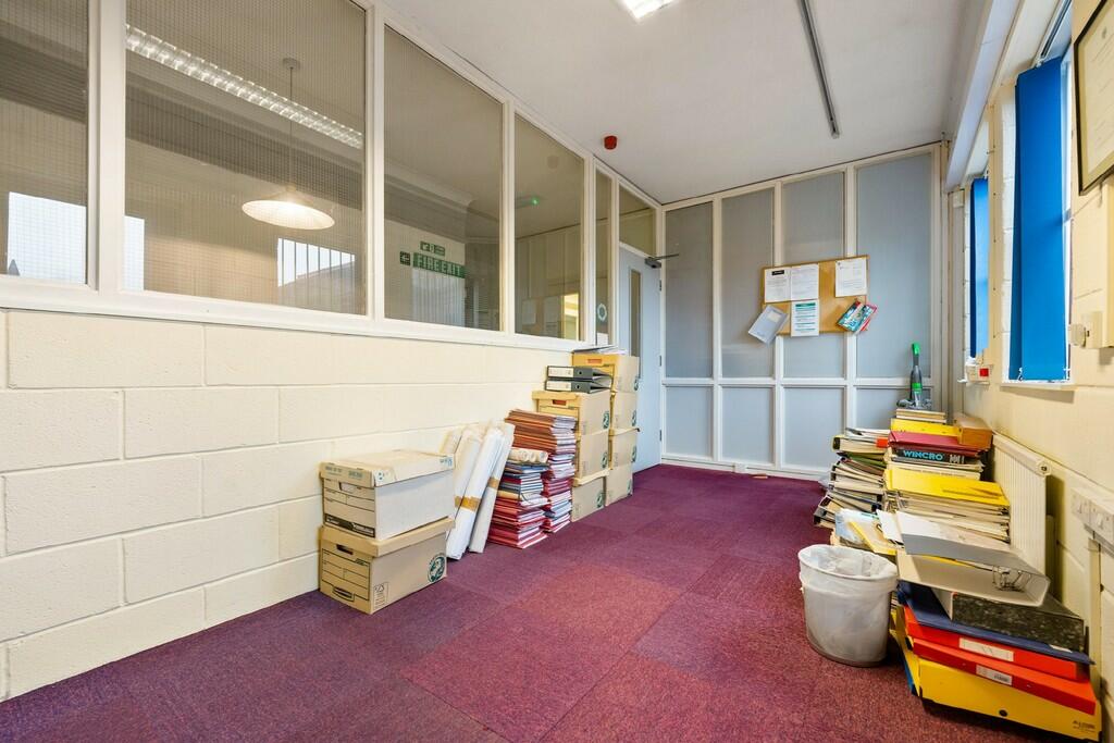 Additional image 8 of 256 Cowbridge Road East