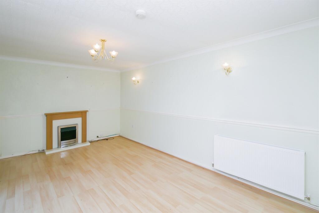 Additional image 12 of Main Street, Barry