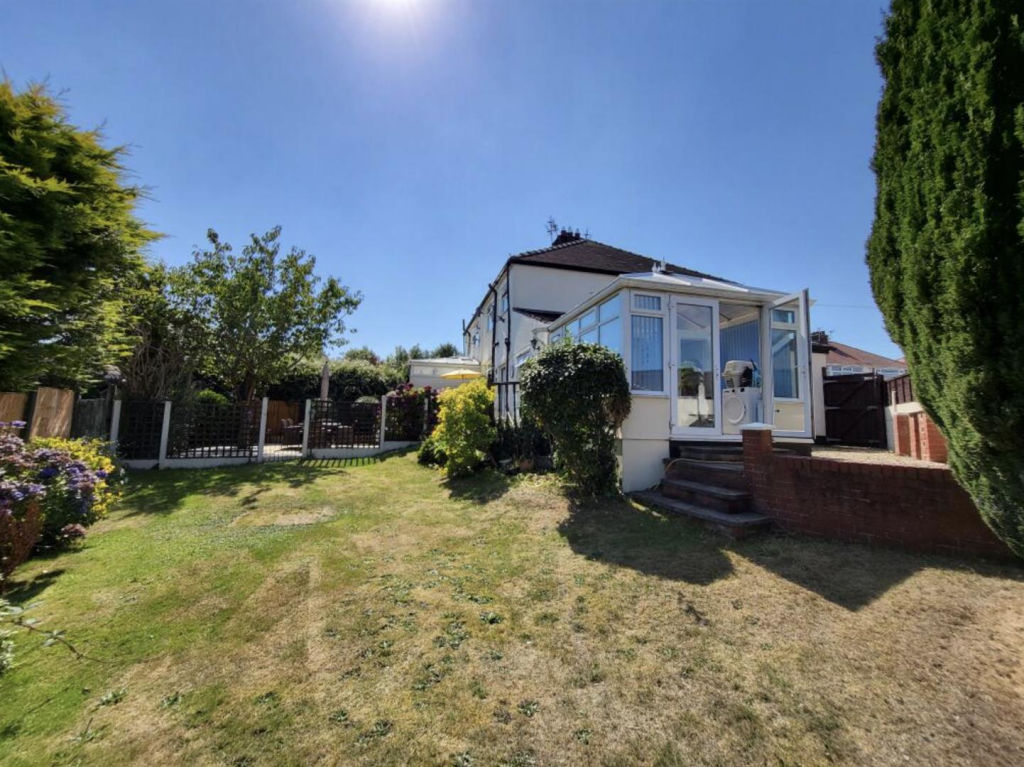 Additional image 31 of Fernlea Road, Heswall, Wirral
