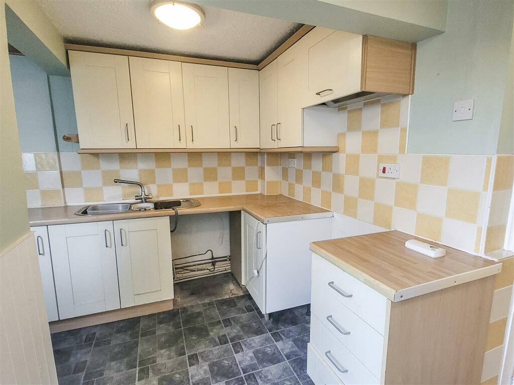 Additional image 3 of Gardners Row, Chester Road, Oakenholt