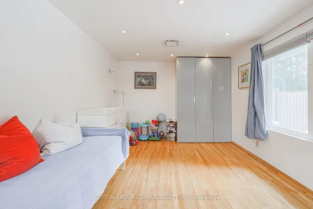 Additional image 20 of 221 Churchill Ave