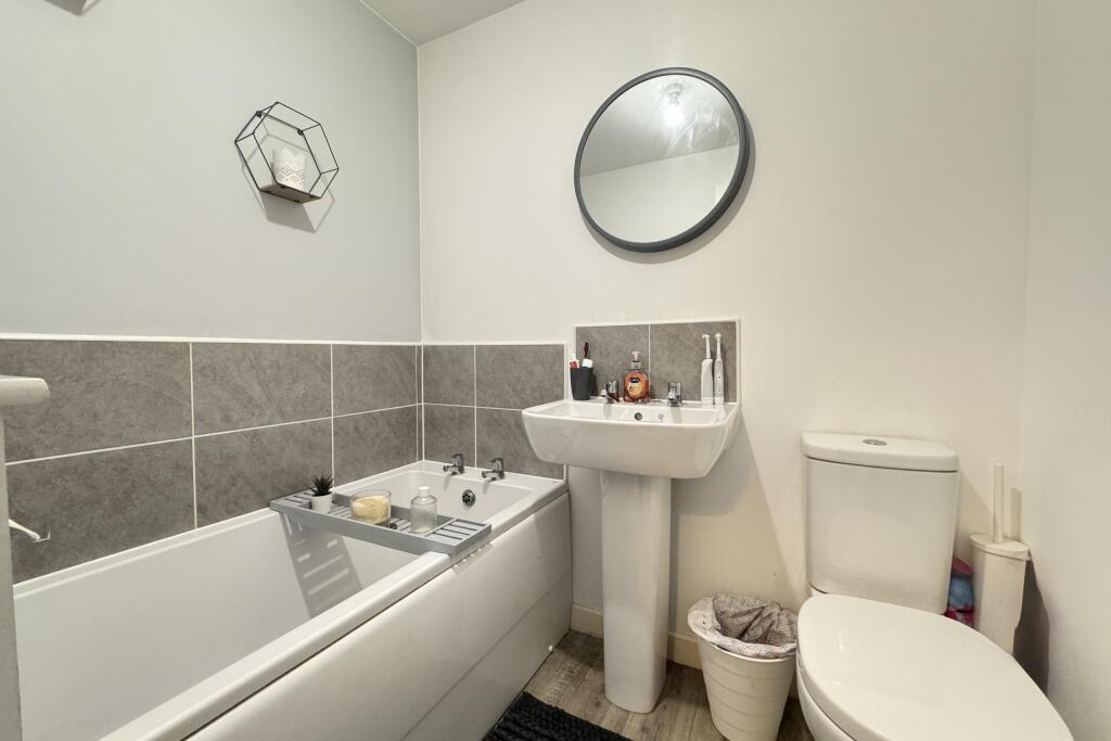 Additional image 18 of Lon Y Rheilffordd, Barry, South Glamorgan