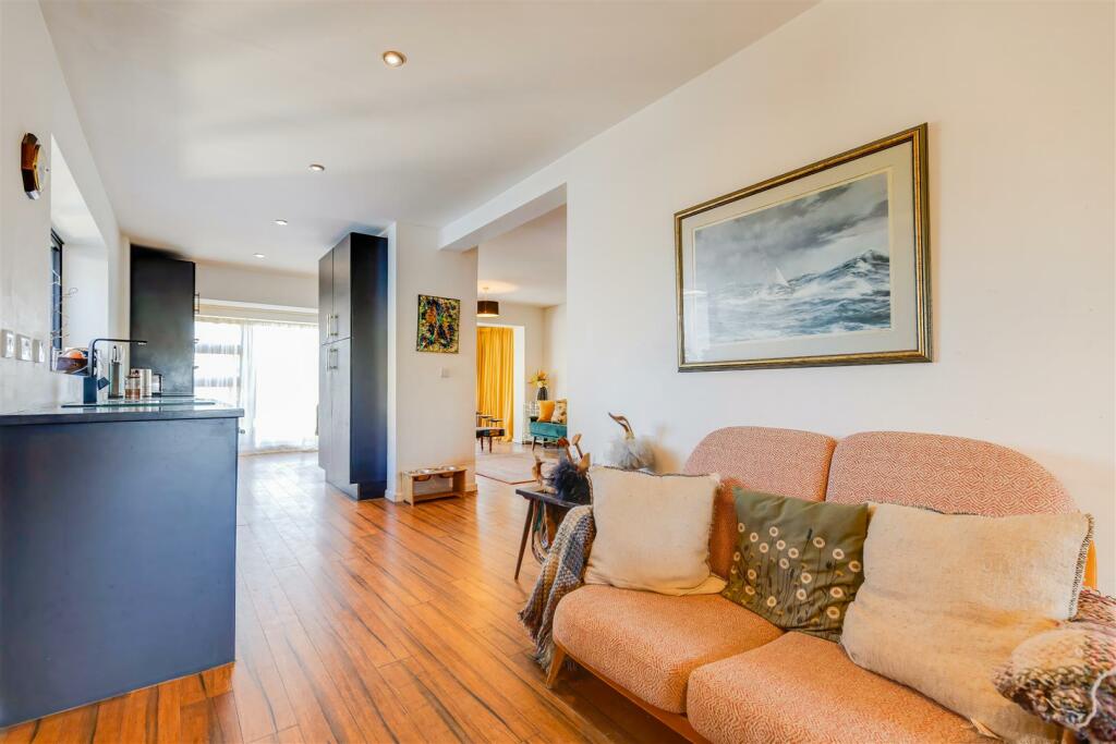 Additional image 10 of Church View, Llanblethian, Cowbridge, Vale of Glamorgan, CF71 7JJ