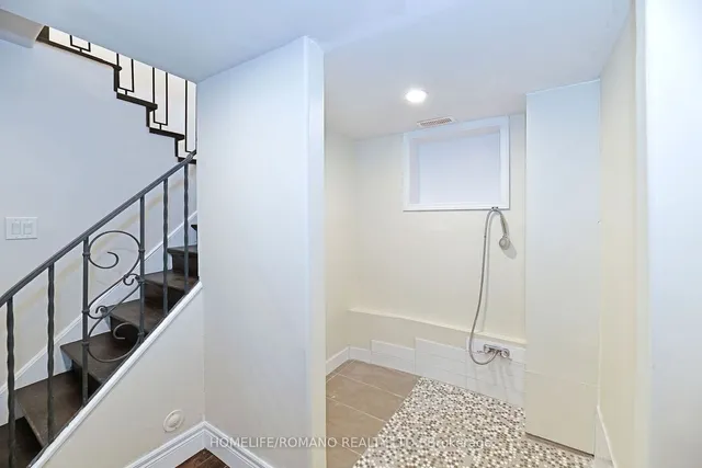 Additional image 25 of 21 King High Ave