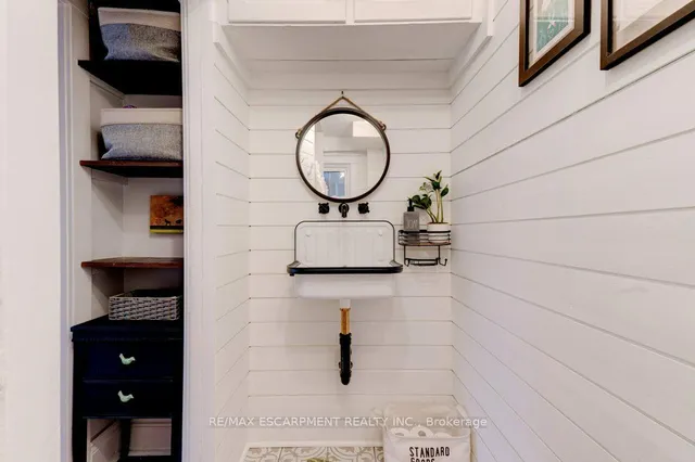 Additional image 10 of 64 Graham Ave