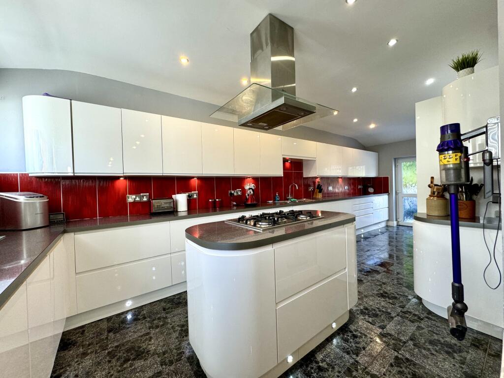 Additional image 4 of Bramblewood, Gwaelodygarth Close, Merthyr Tydfil