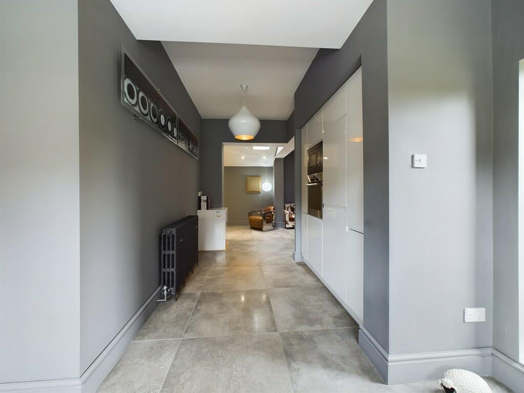 Additional image 20 of Victoria Pathway, Queens Park