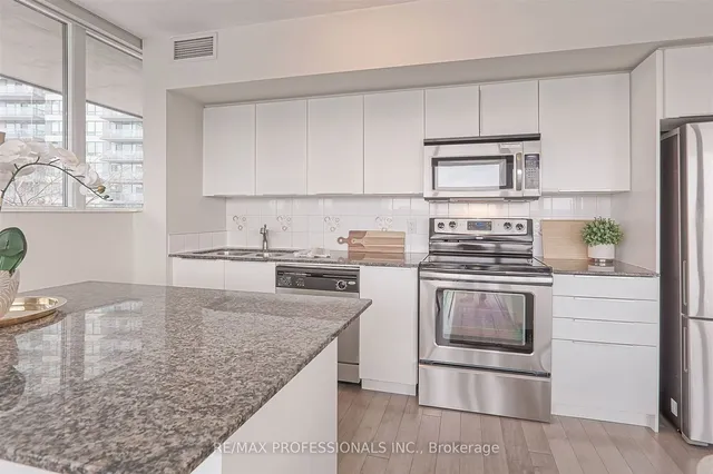 Additional image 9 of 2240 Lake Shore Blvd Unit 404