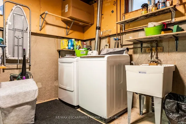 Additional image 33 of 371 Knightsbridge Cres