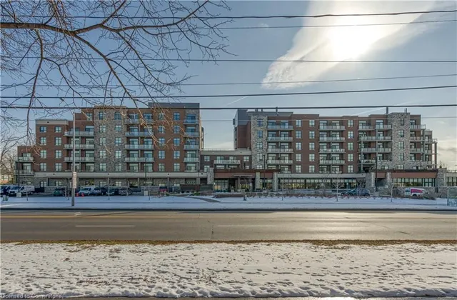 Additional image 4 of 3290 New St Unit 214