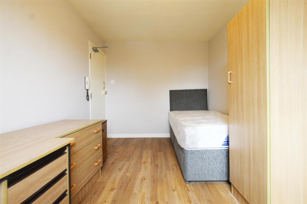 Additional image 2 of Room 4, East Road, Cambridge