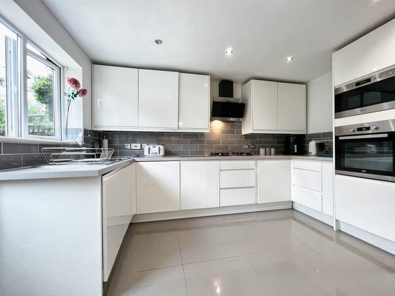 Additional image 4 of 18 Rhodfa Ceirios, Pen-Y-Fai, Bridgend, CF31 4GG