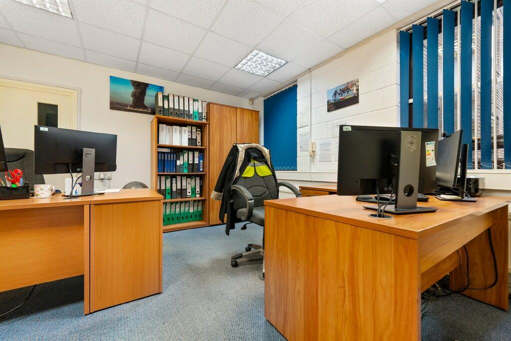 Additional image 17 of 256 Cowbridge Road East