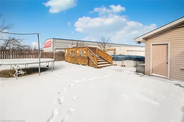 Additional image 32 of 725 Mud St