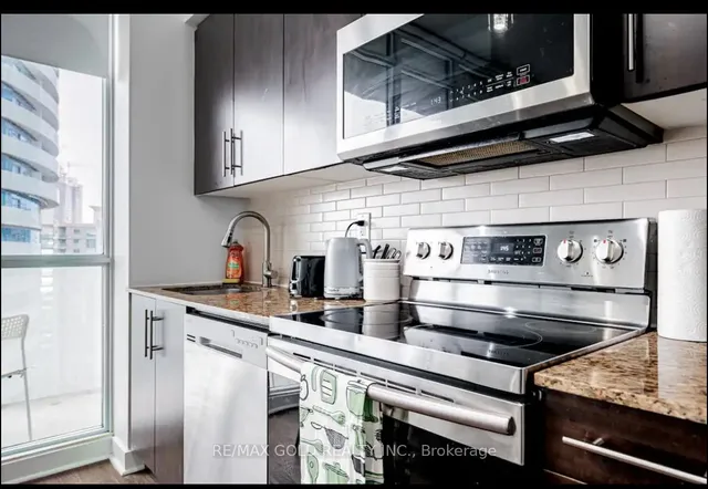 Additional image 18 of 55 Bremner Blvd Unit 2811