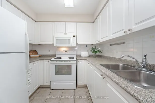 Additional image 8 of 17 Michael Power Pl Unit 606