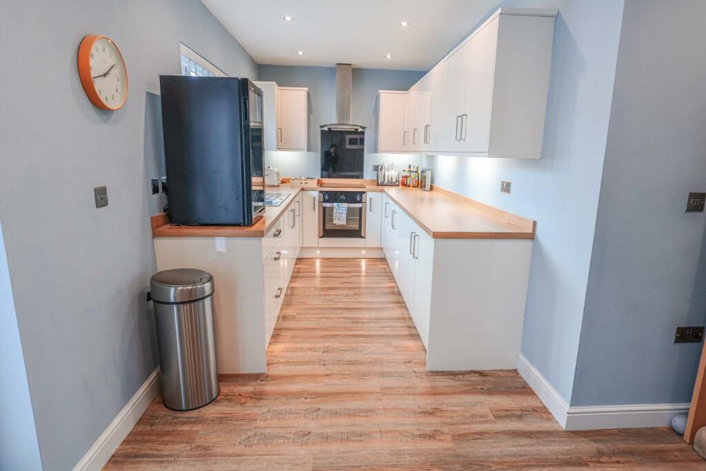 Additional image 4 of 7 Highmeadow, Llantwit Major, Vale of Glamorgan, CF61 1RQ