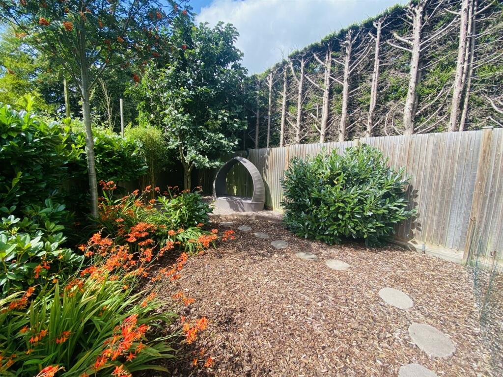 Additional image 4 of Selkirk Drive, Chester