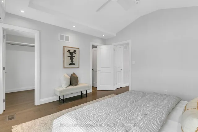 Additional image 19 of 63 Thyra Ave