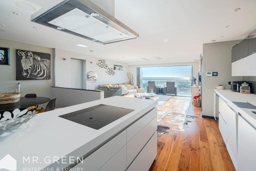 Additional image 9 of Ocean, 53 Boscombe Overcliff Drive, Bournemouth, BH5 2DW