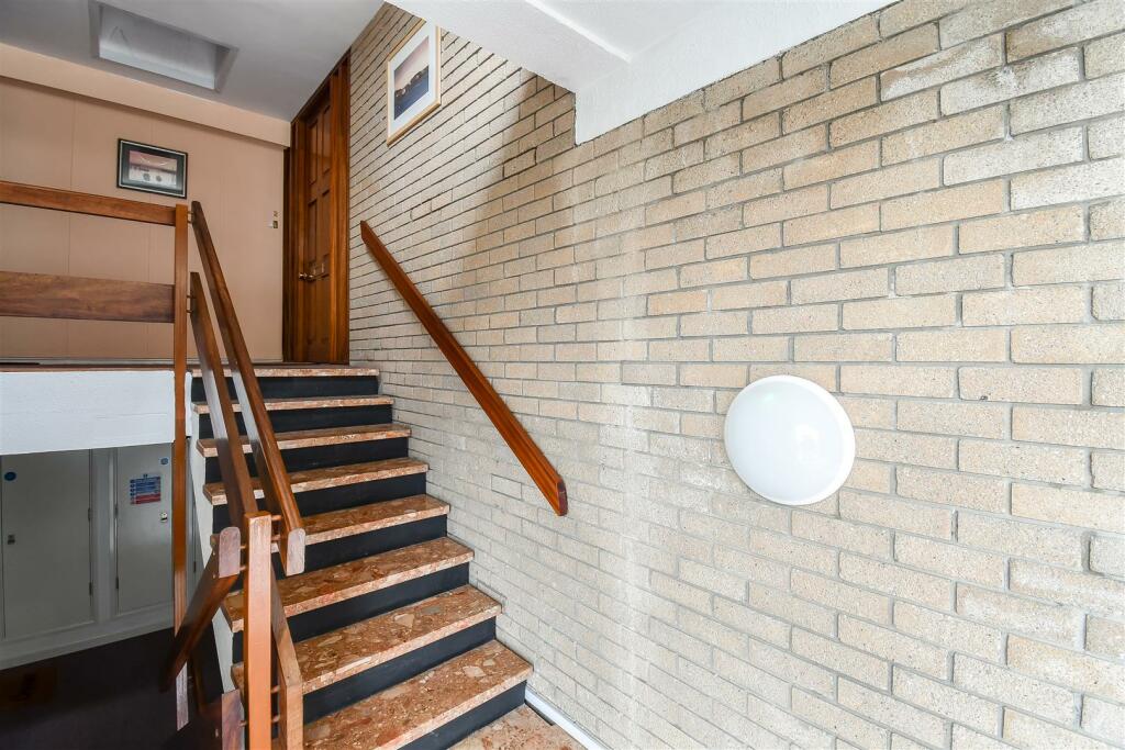 Additional image 28 of St Osyth Court, Barry