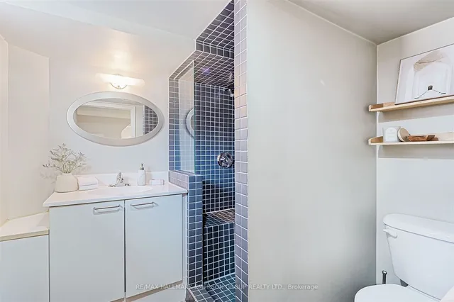 Additional image 33 of 158 Roslin Ave