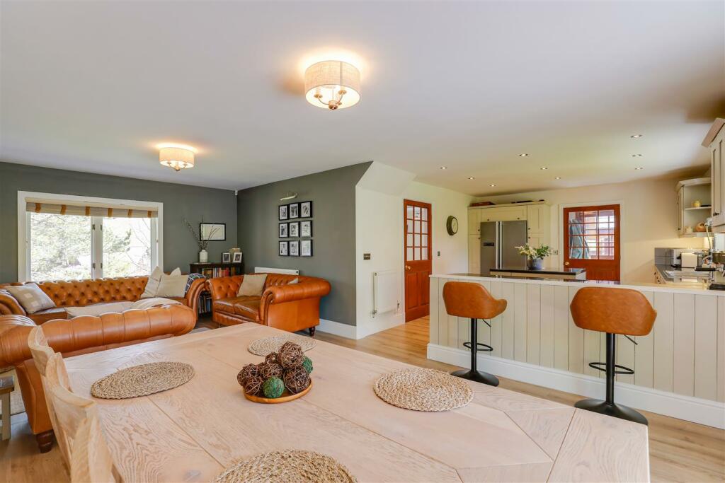 Additional image 3 of Oakmead Road, Llanharan, Pontyclun, Rhondda Cynon Taff, CF72 9FB