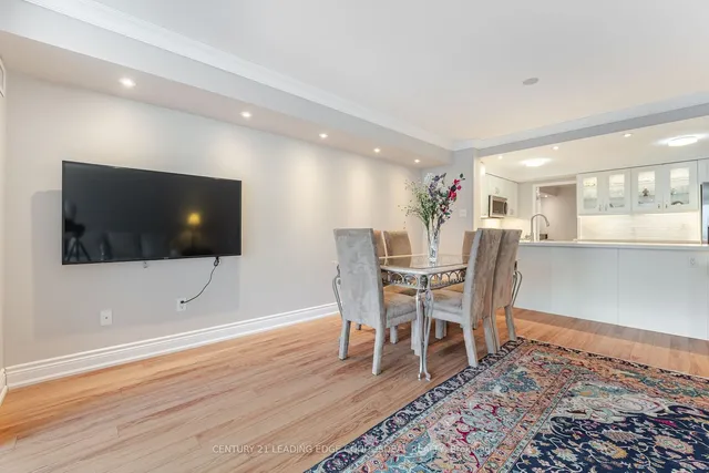 Additional image 12 of 33 University Ave Unit 2106